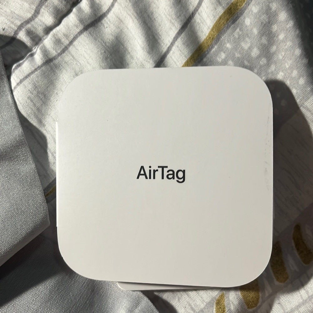 Apple AirTag brand new